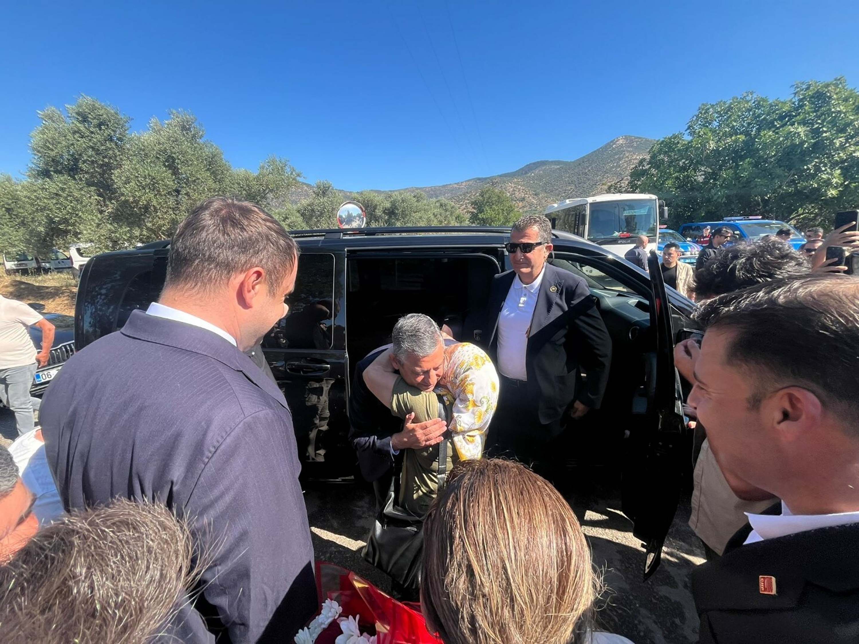 Özgür Özel İzmir'de