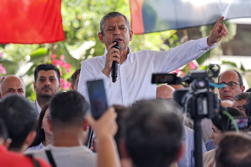 Özgür Özel İzmir'de