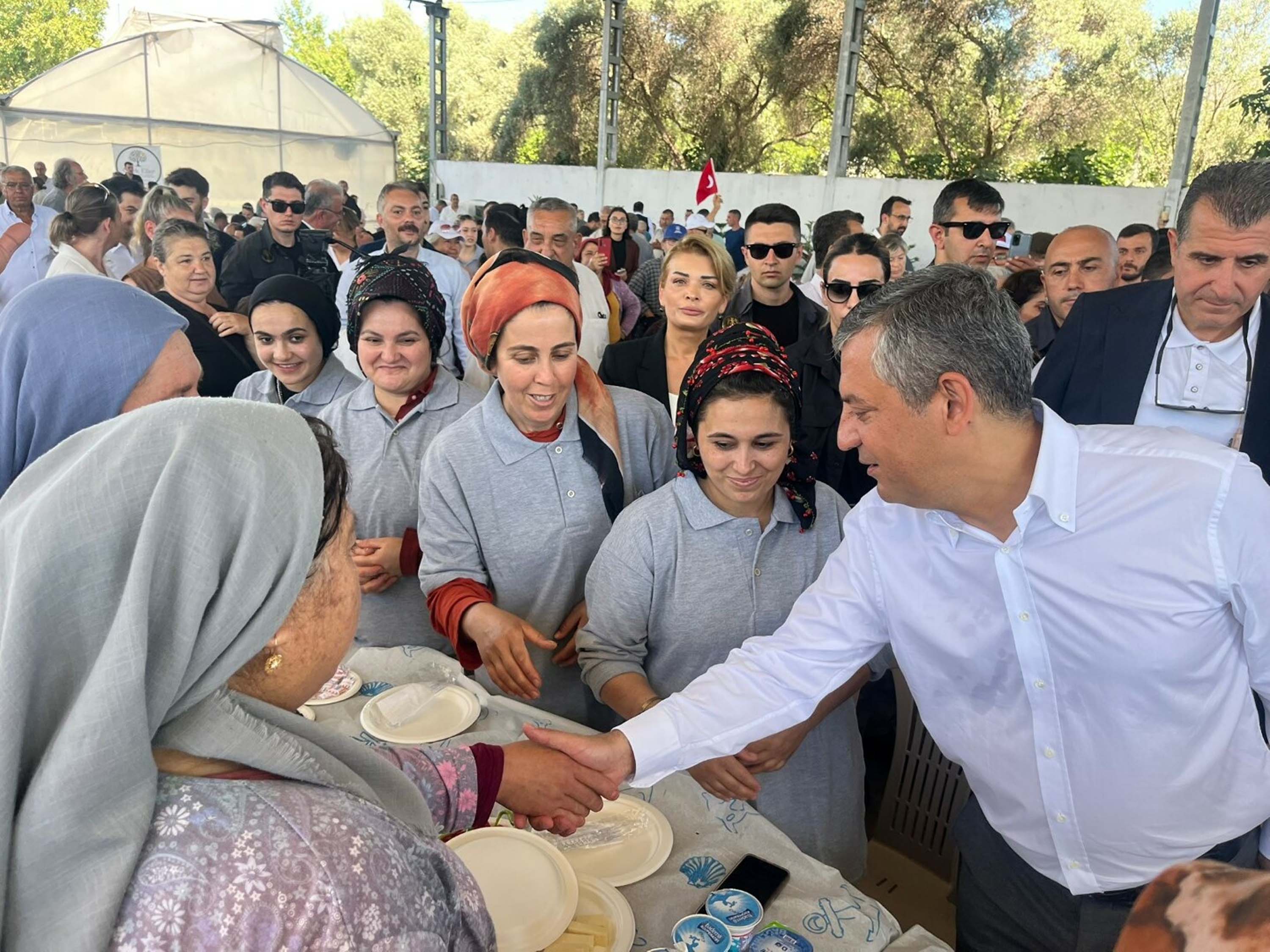 Özgür Özel İzmir'de