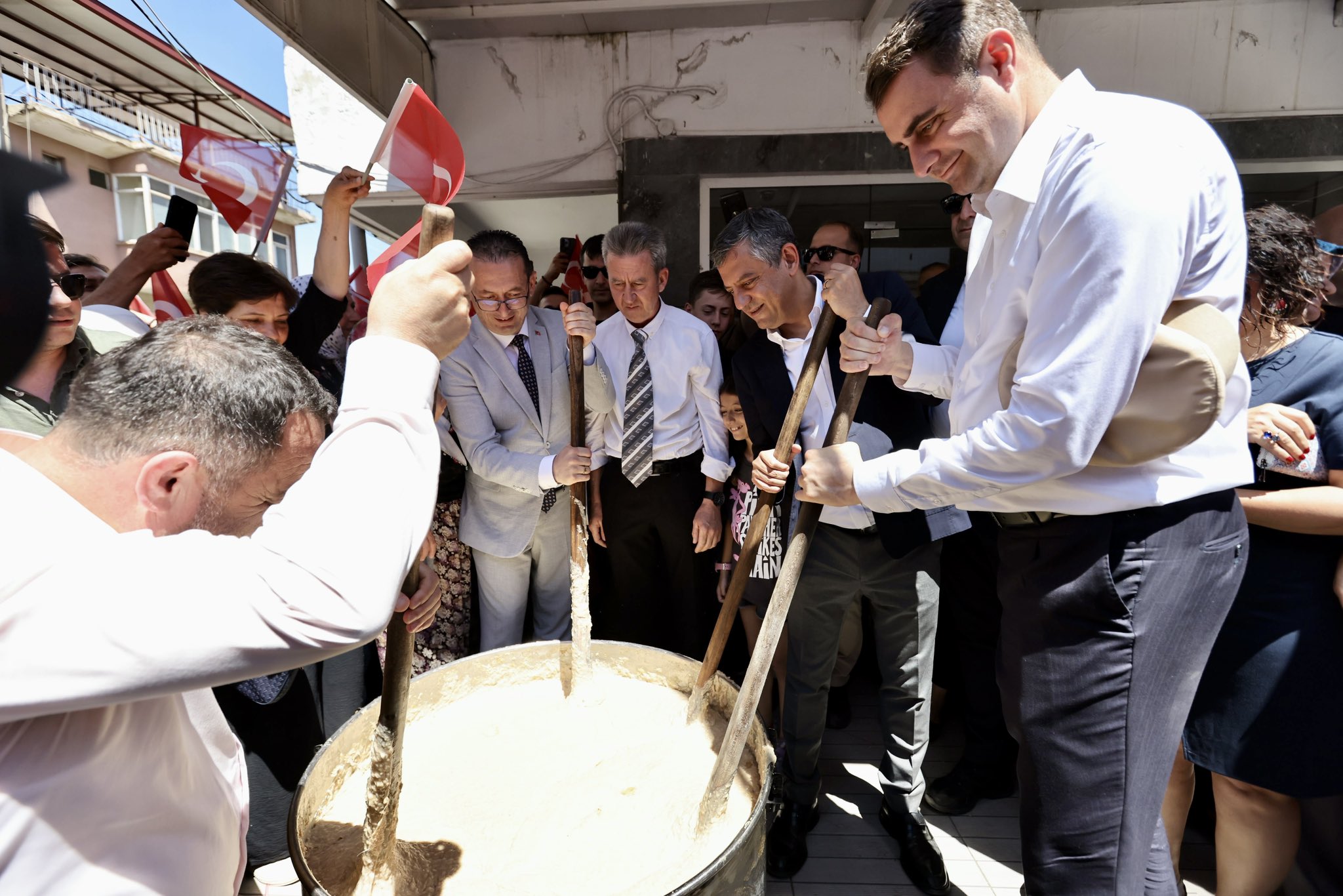 Özgür Özel İzmir'de