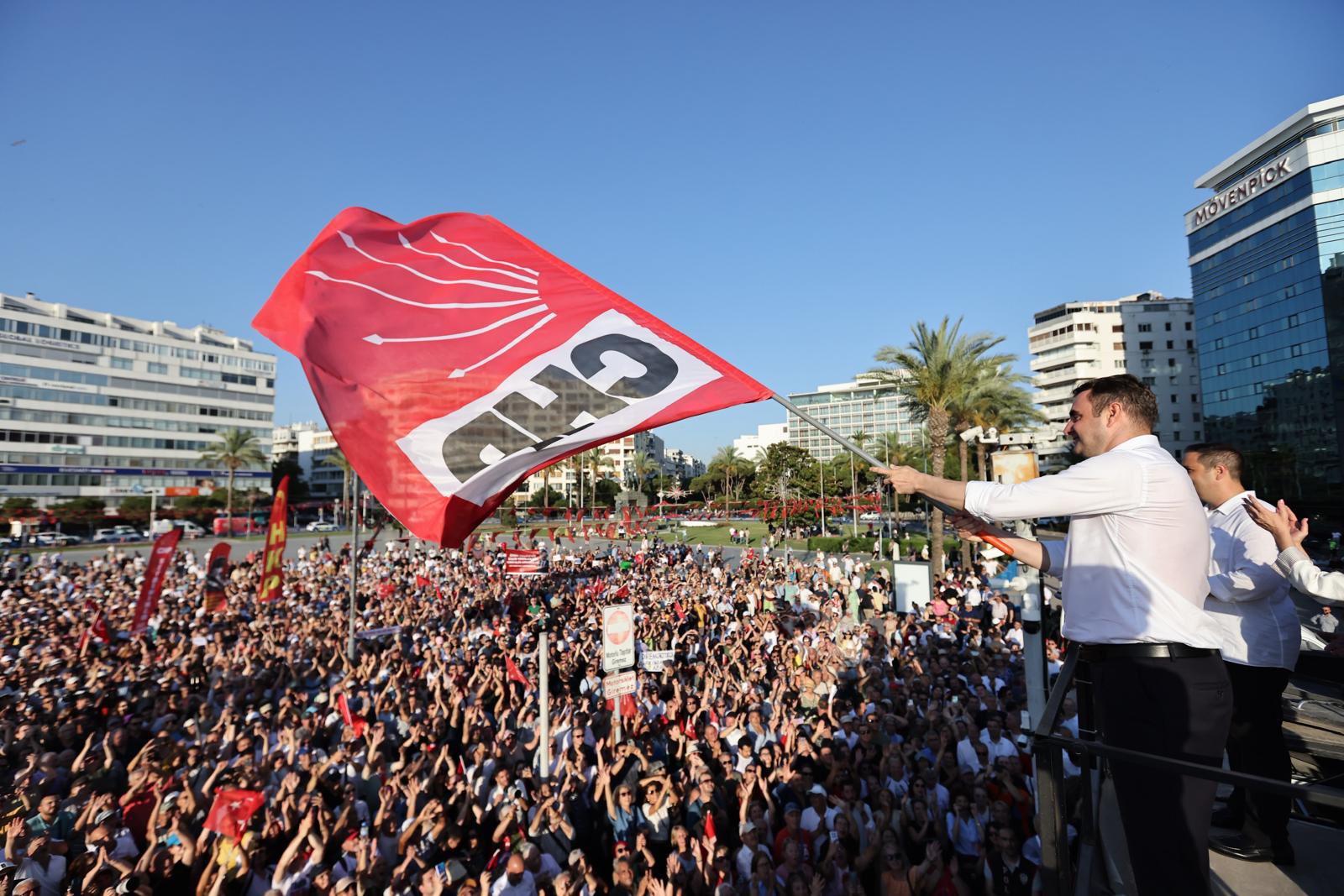 Özgür Özel İzmir'de