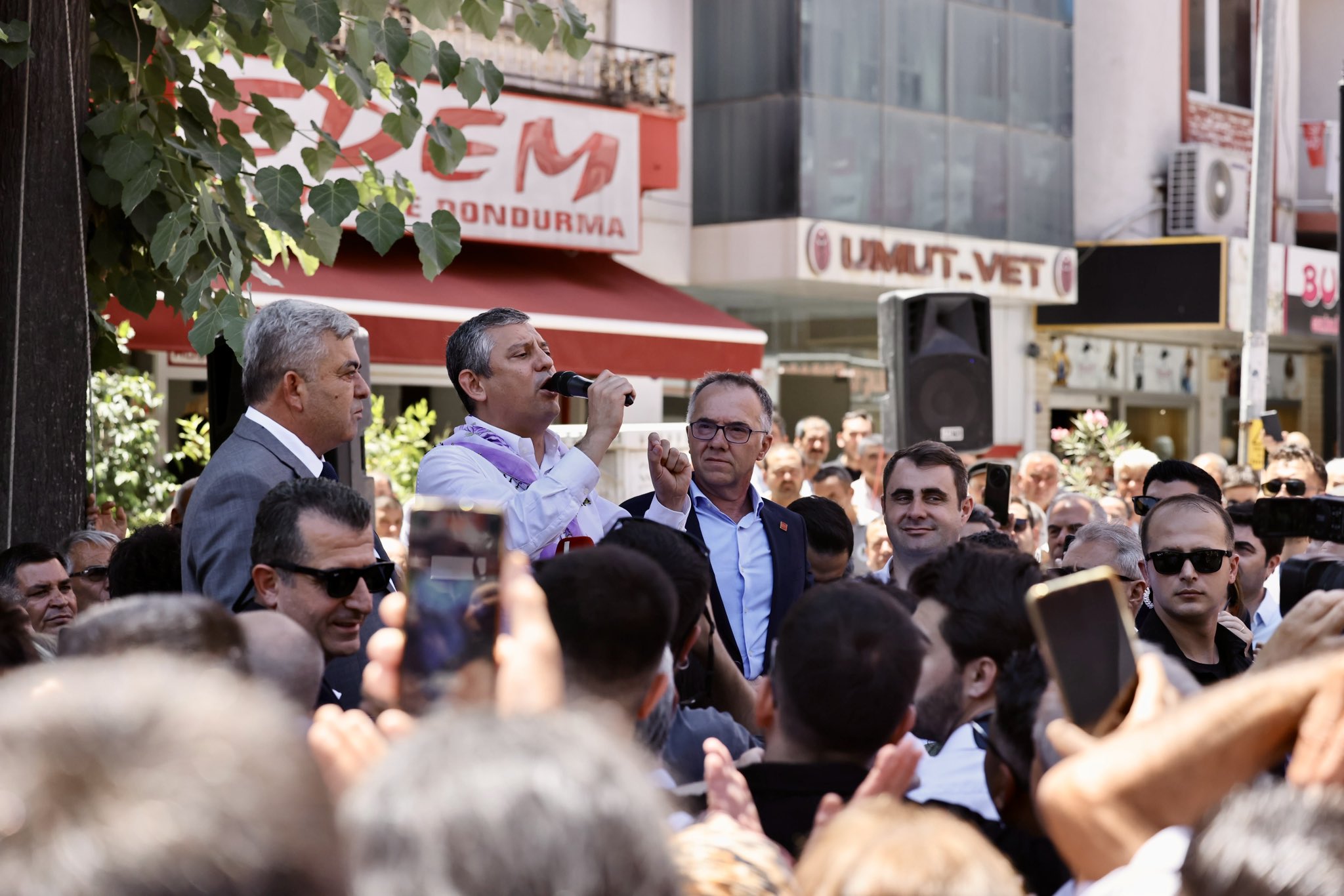 Özgür Özel İzmir'de