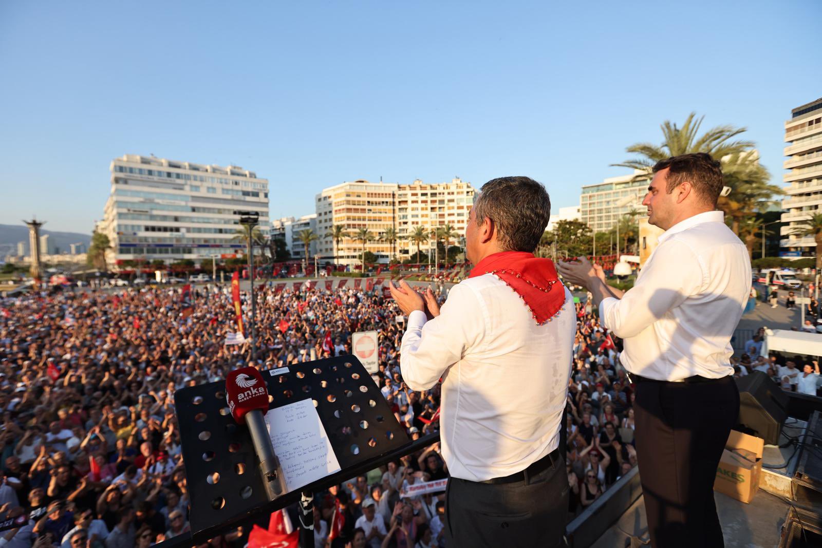 Özgür Özel İzmir'de