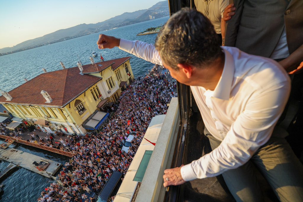 Özgür Özel İzmir'de