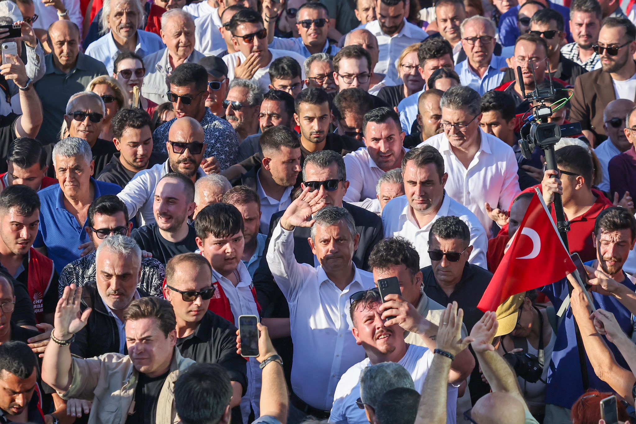 Özgür Özel İzmir'de