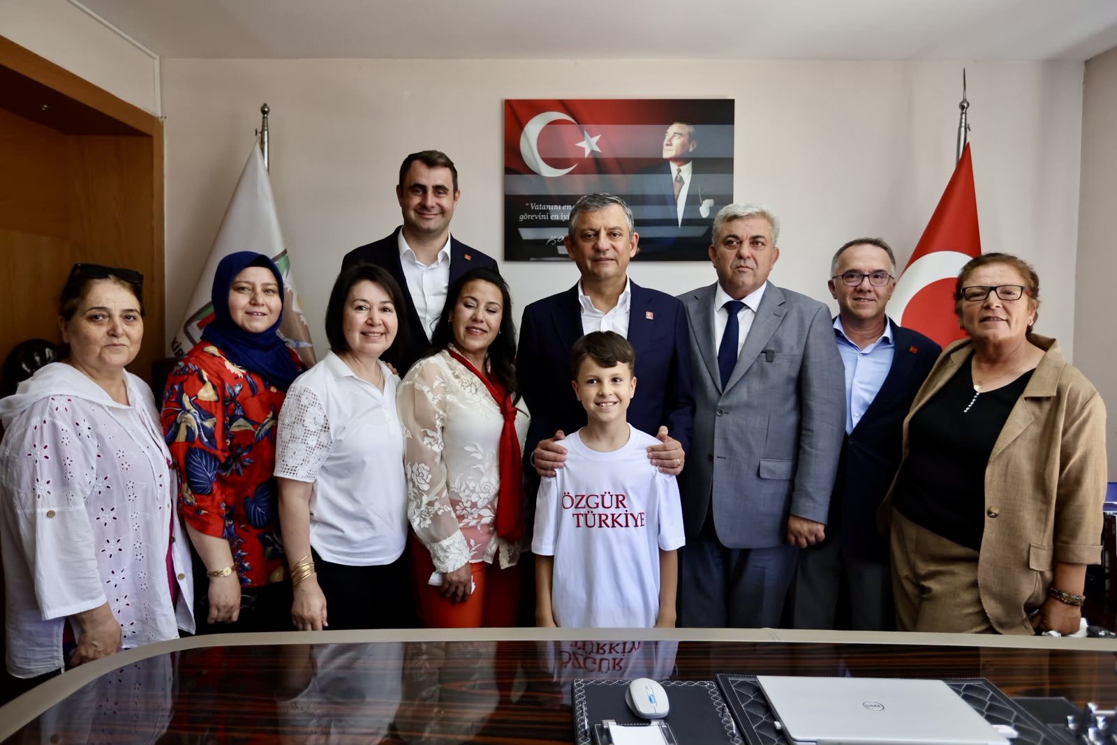 Özgür Özel İzmir'de