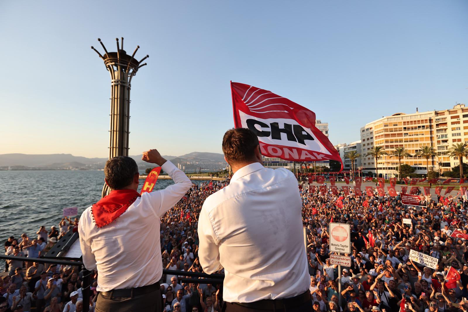 Özgür Özel İzmir'de