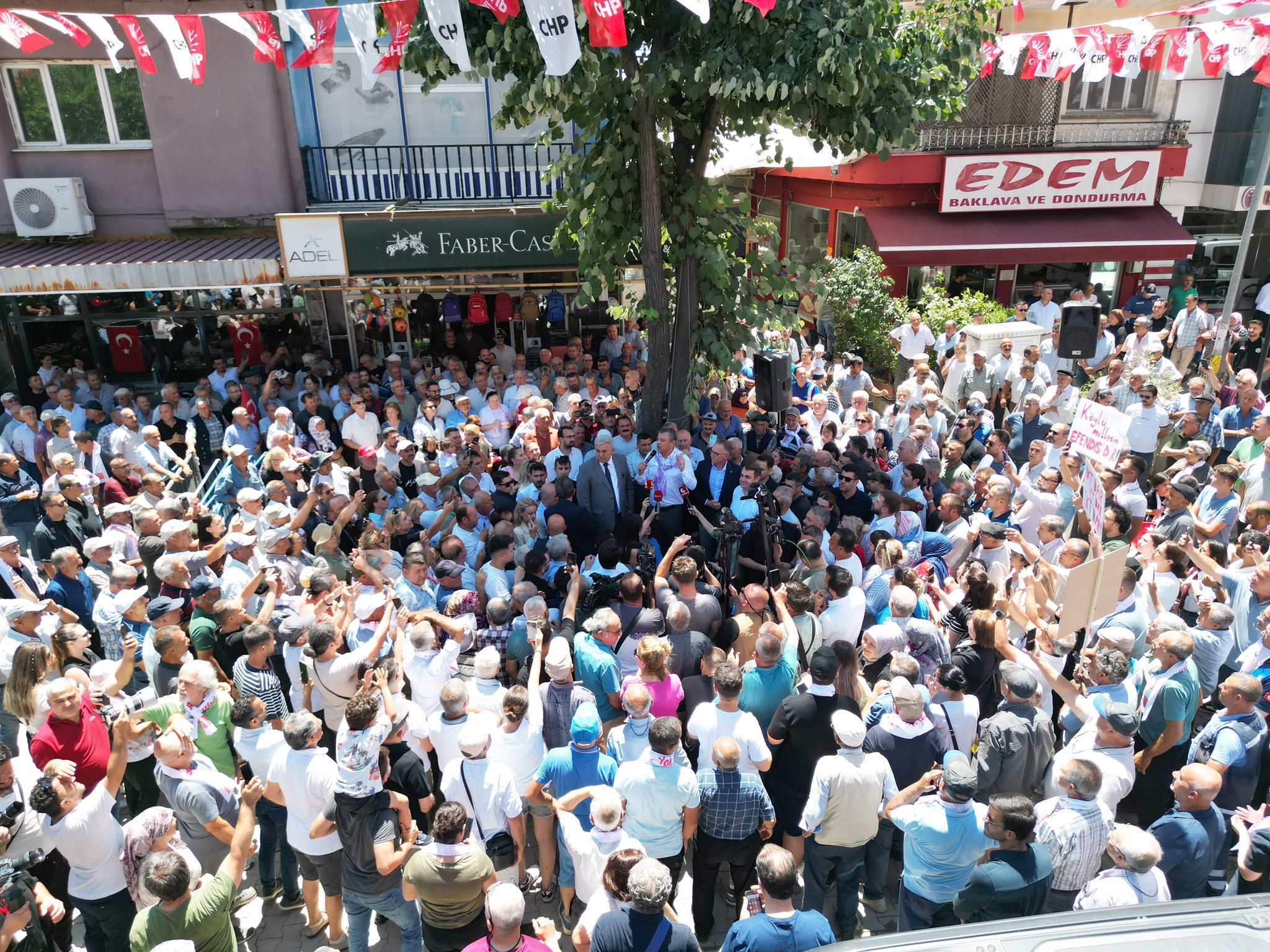 Özgür Özel İzmir'de