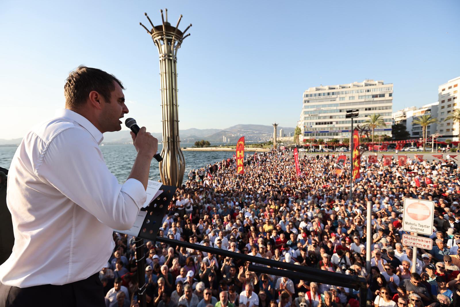 Özgür Özel İzmir'de