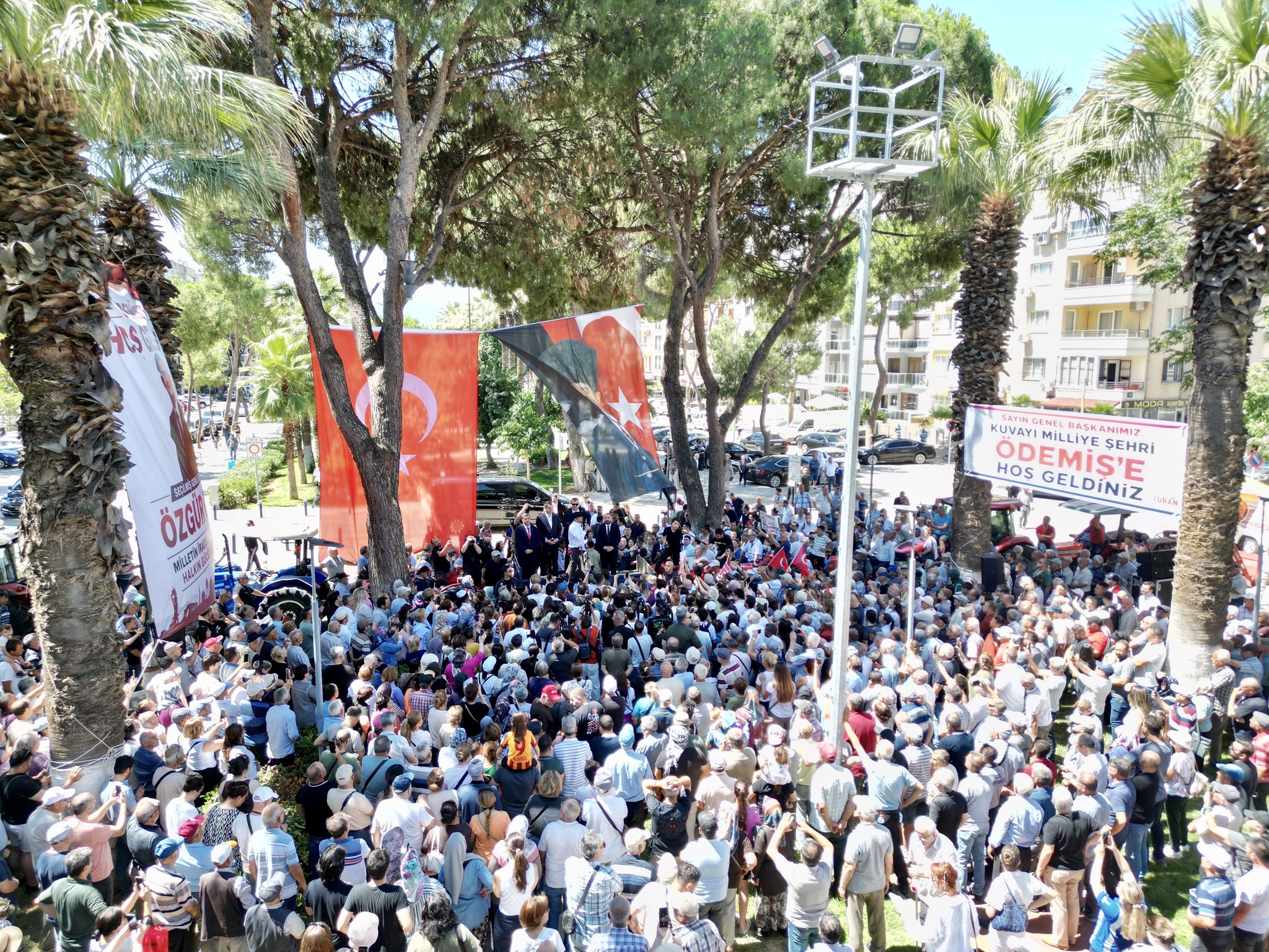 Özgür Özel İzmir'de