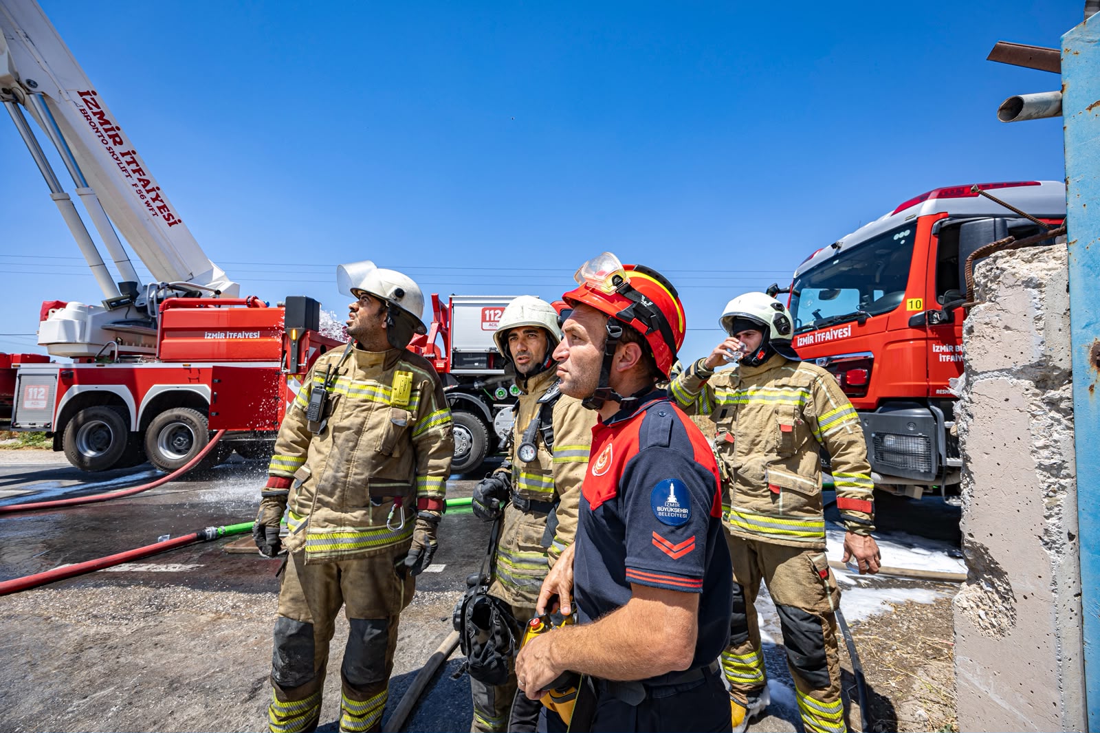 İzmir'de geri dönüşüm fabrikasında yangın