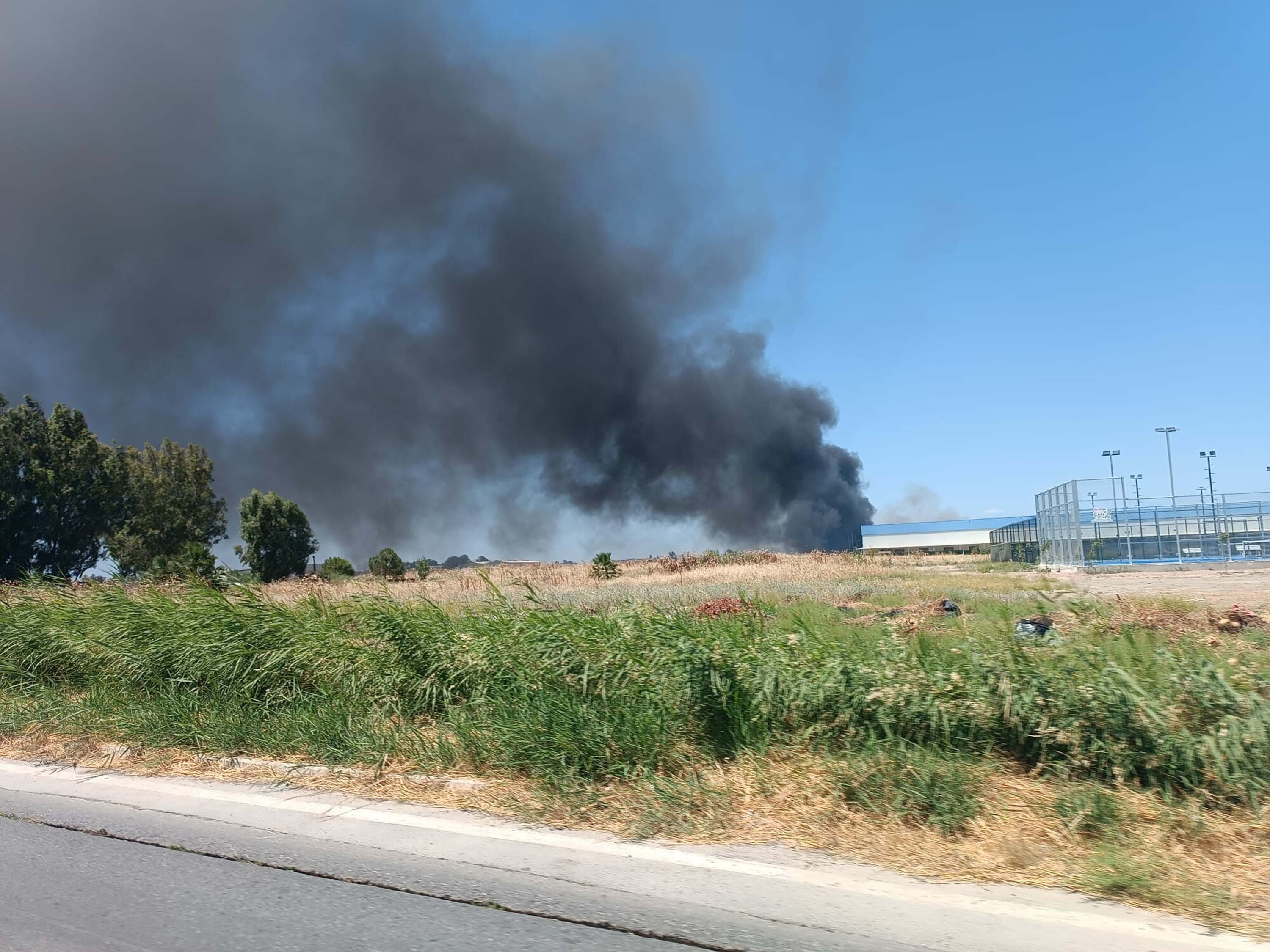 İzmir'de geri dönüşüm fabrikasında yangın