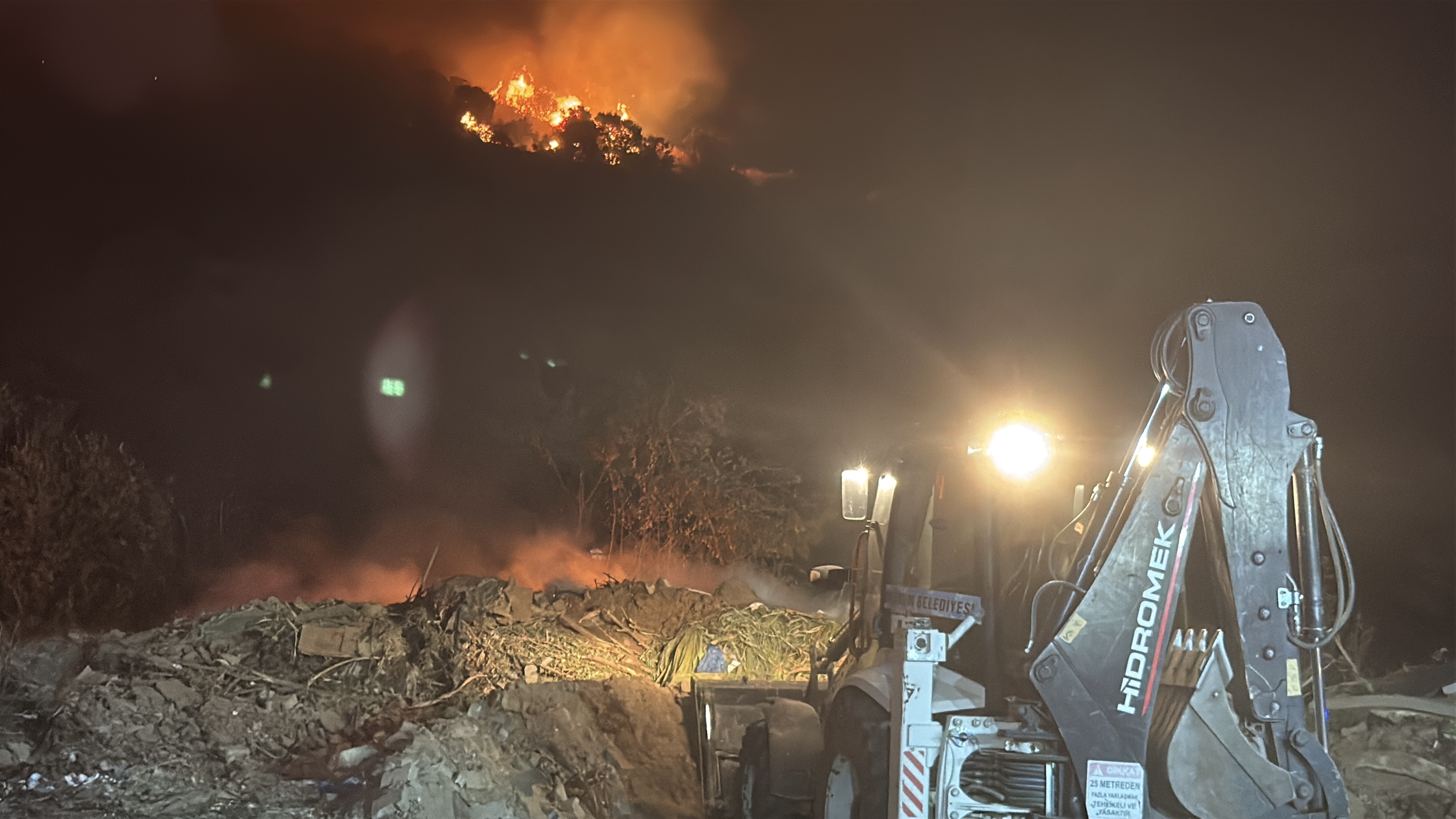 Bodrum’da maki ve otluk alanda korkutan yangın