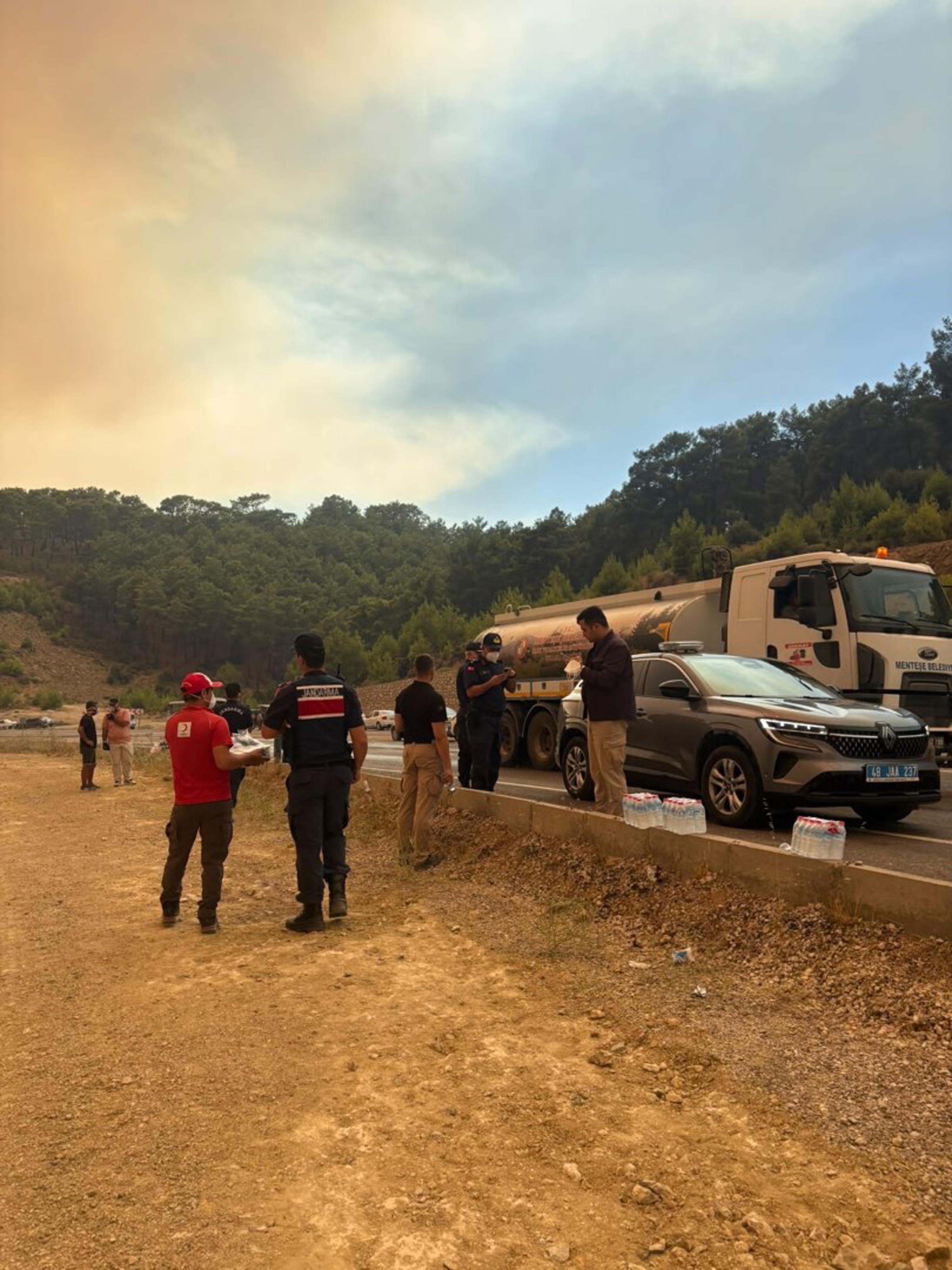Seydikemer'de yangının izleri dronla görüntülendi