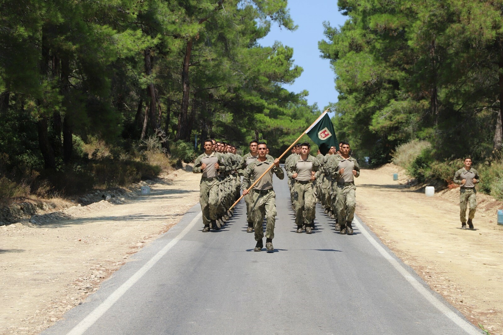 Harbiyeliler zorlu eğitimde: Geleceğin komutanları İzmir'de yetişiyor