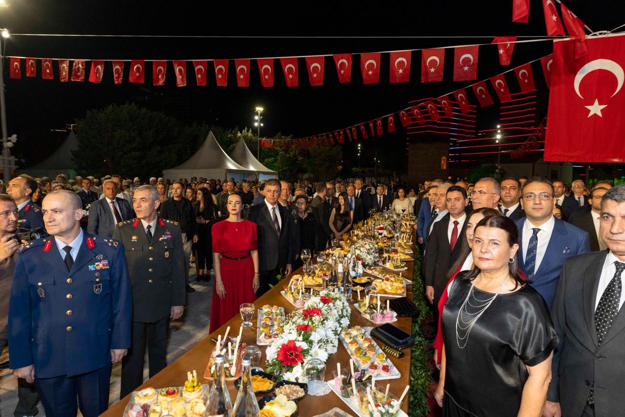 İzmir'in kurtuluşunun 104'üncü yılına özel resepsiyon