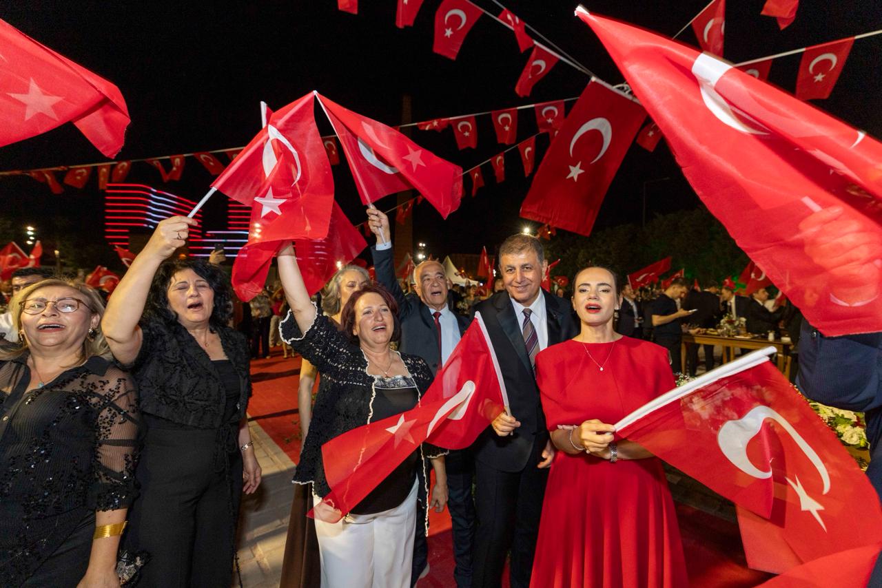 İzmir'in kurtuluşunun 104'üncü yılına özel resepsiyon