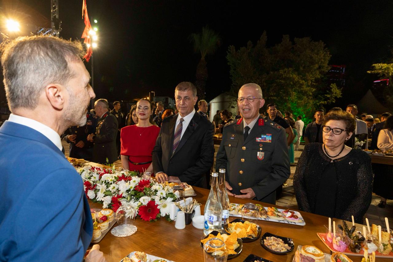 İzmir'in kurtuluşunun 104'üncü yılına özel resepsiyon