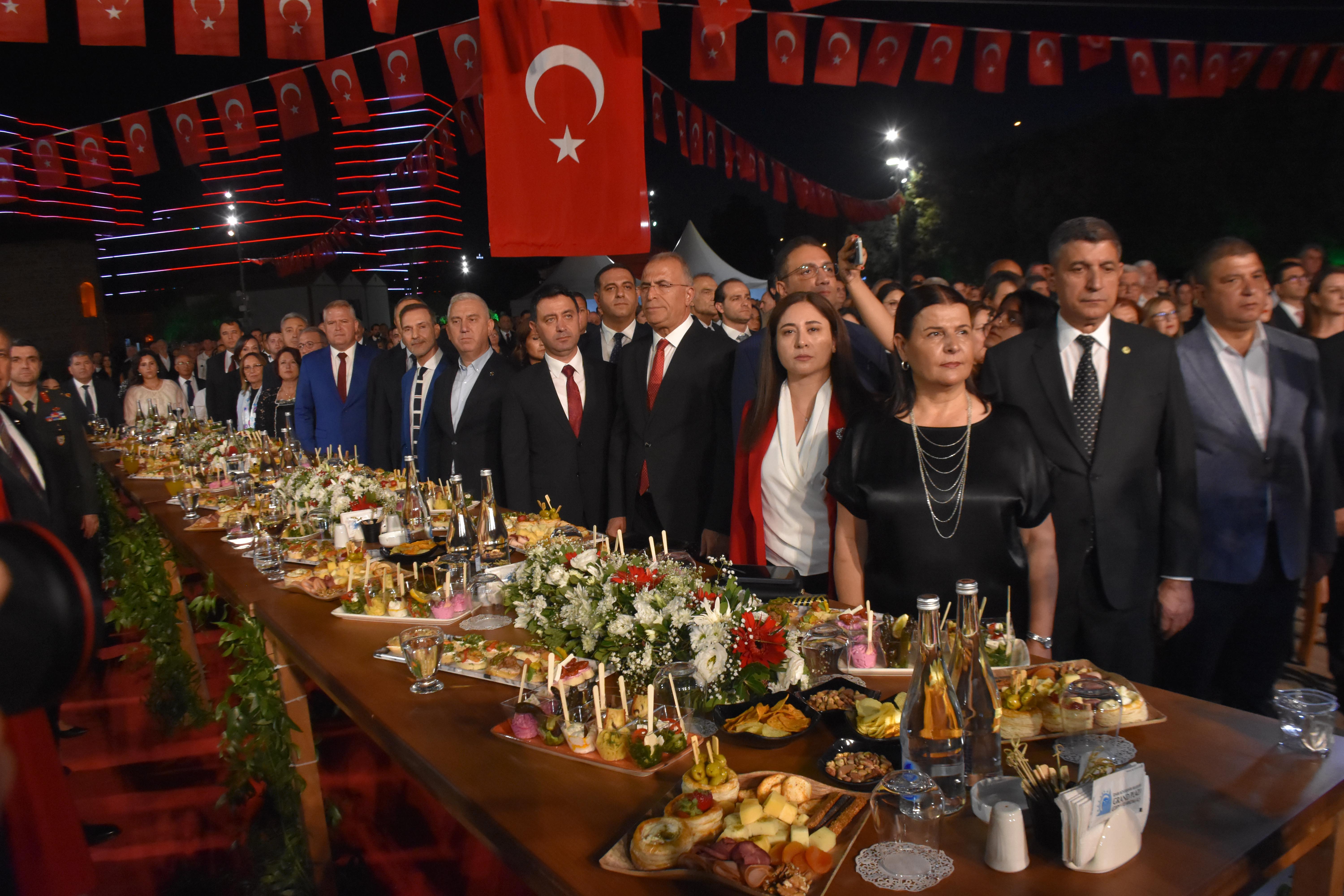 İzmir'in kurtuluşunun 104'üncü yılına özel resepsiyon