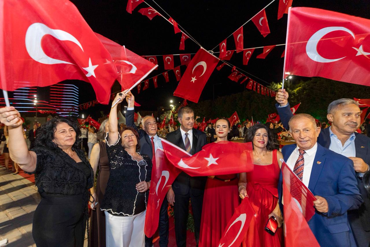 İzmir'in kurtuluşunun 104'üncü yılına özel resepsiyon