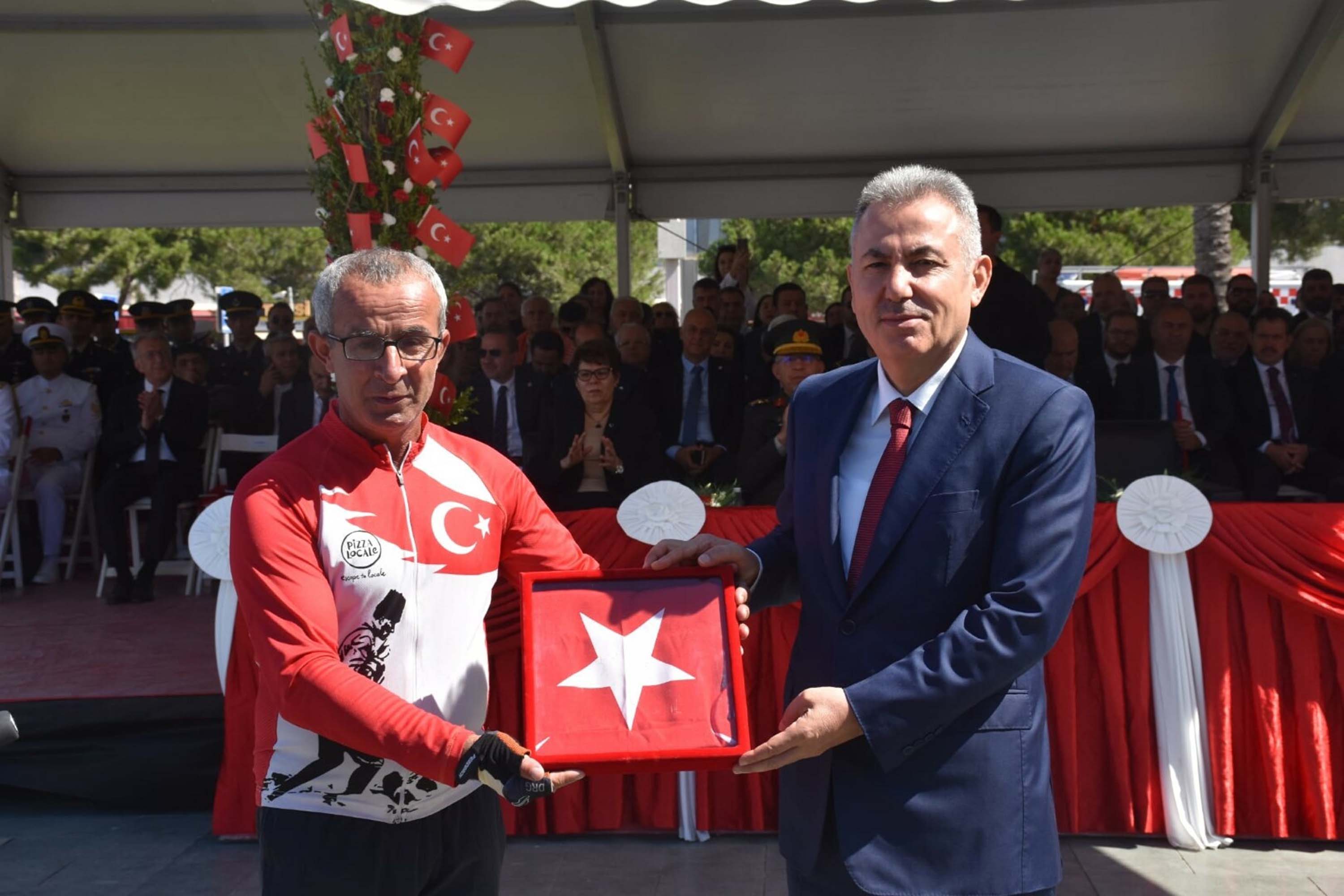 9 Eylül coşkusu Süvari Birlikleri’nin bayrak töreniyle devam ediyor 104 yıldır aynı heyecanla