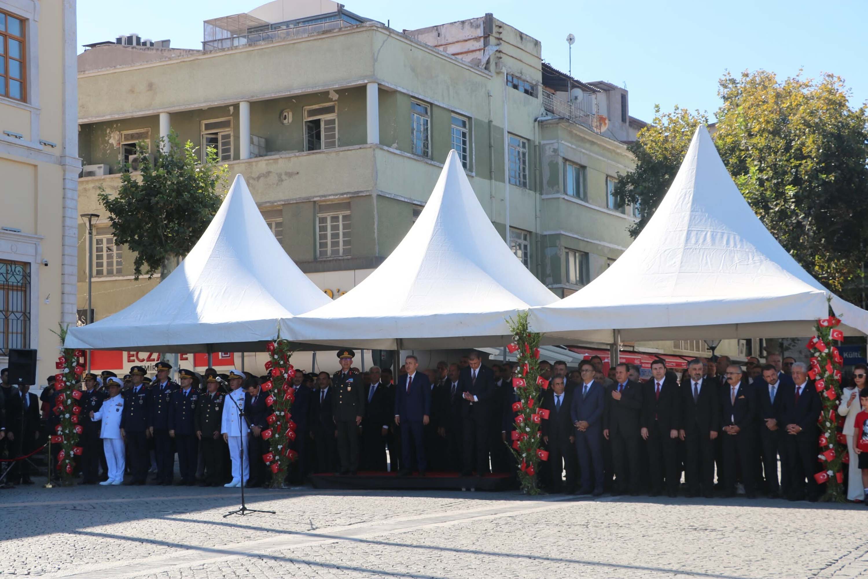 9 Eylül coşkusu Süvari Birlikleri’nin bayrak töreniyle devam ediyor 104 yıldır aynı heyecanla