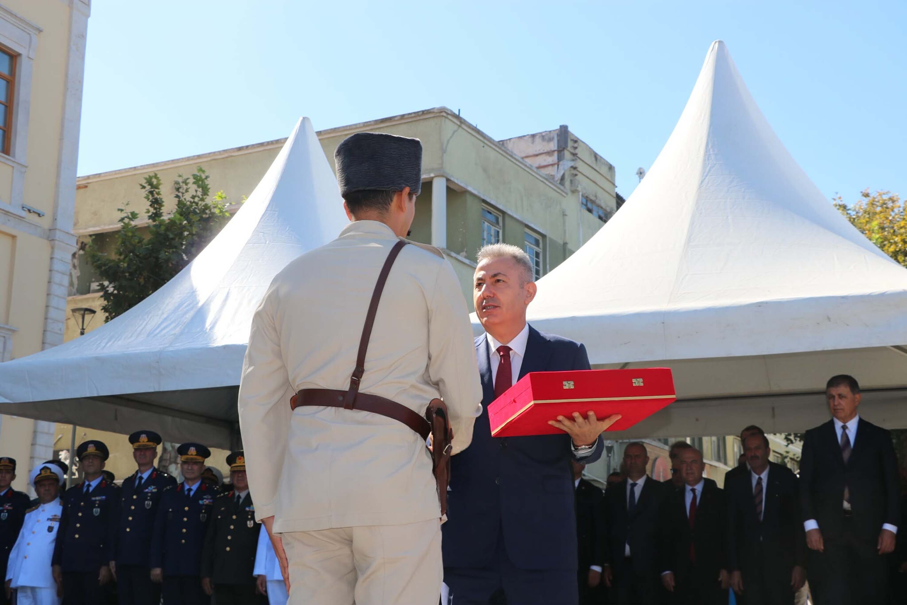 9 Eylül coşkusu Süvari Birlikleri’nin bayrak töreniyle devam ediyor 104 yıldır aynı heyecanla
