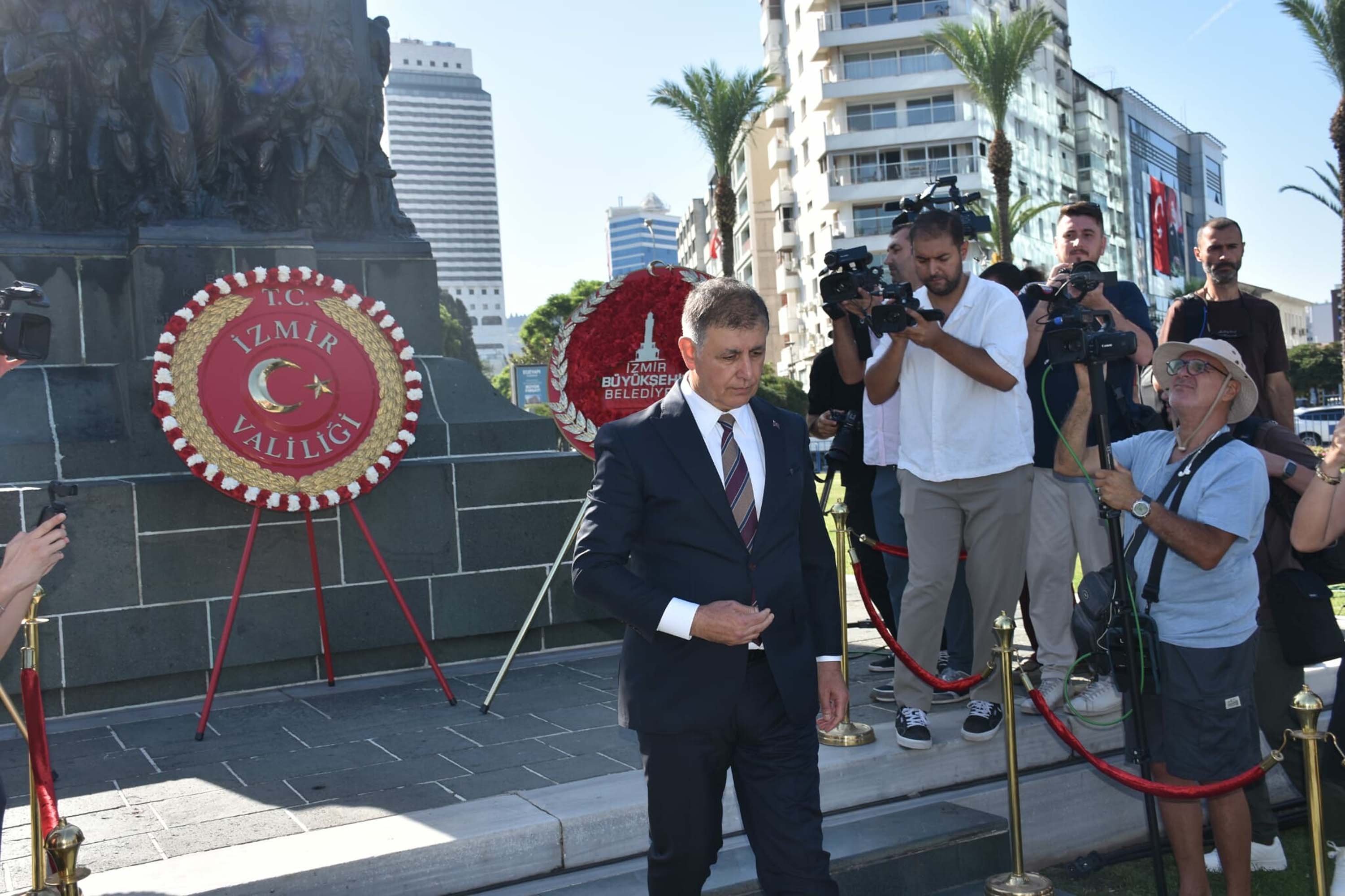 9 Eylül coşkusu Süvari Birlikleri’nin bayrak töreniyle devam ediyor 104 yıldır aynı heyecanla