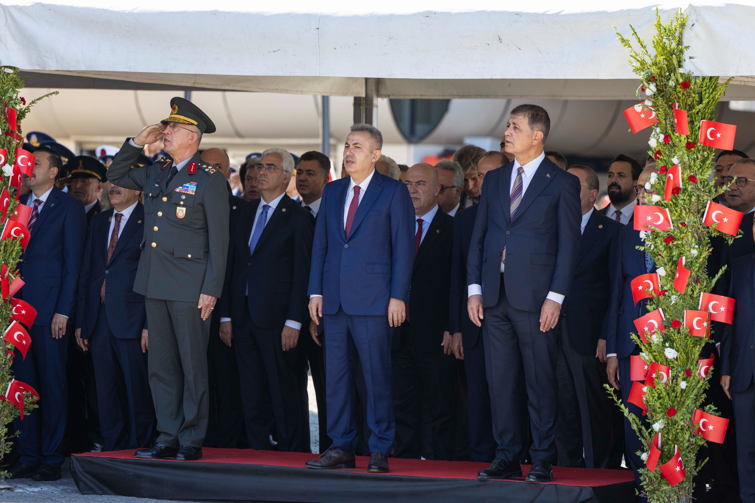 9 Eylül coşkusu Süvari Birlikleri’nin bayrak töreniyle devam ediyor 104 yıldır aynı heyecanla