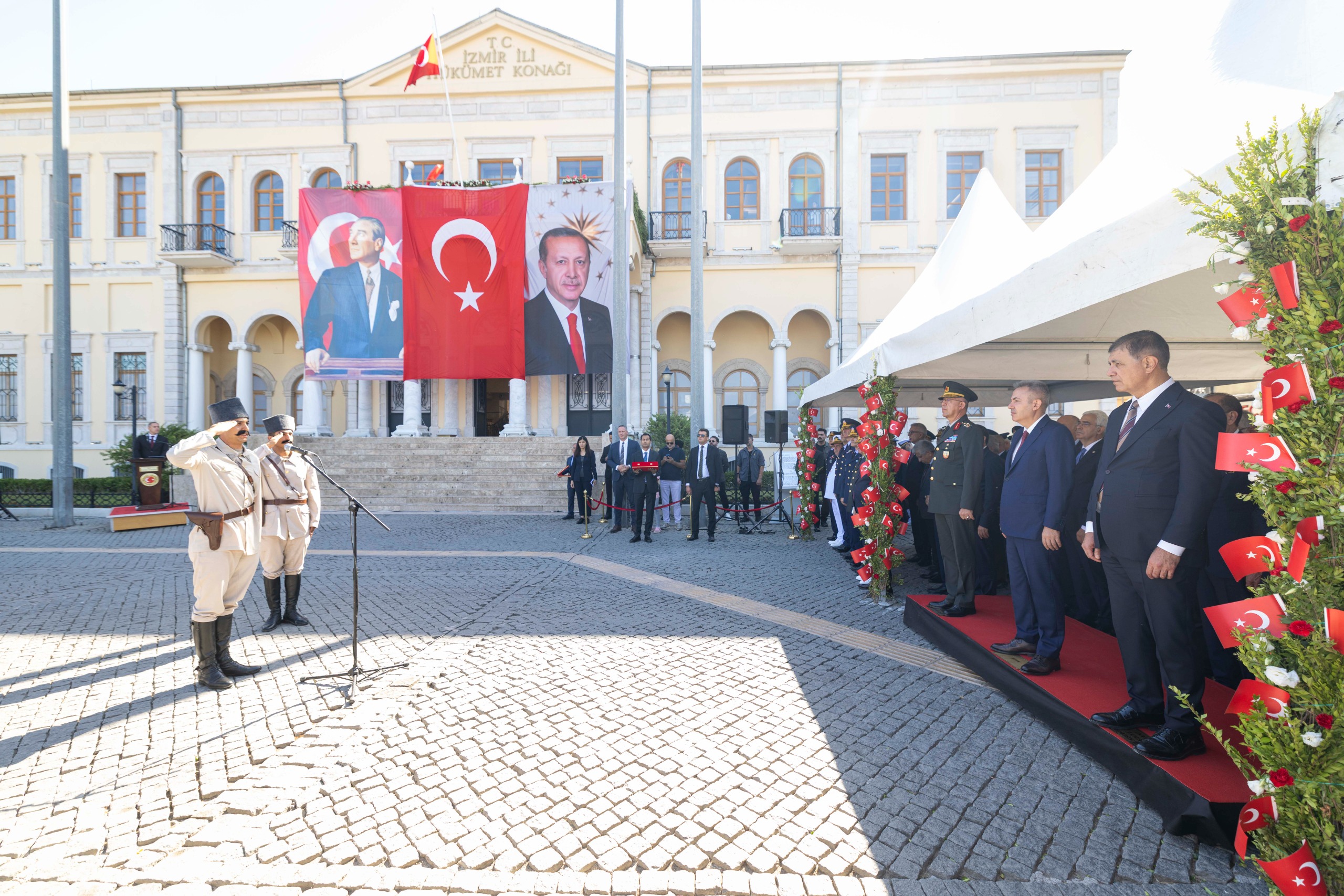 9 Eylül coşkusu Süvari Birlikleri’nin bayrak töreniyle devam ediyor 104 yıldır aynı heyecanla