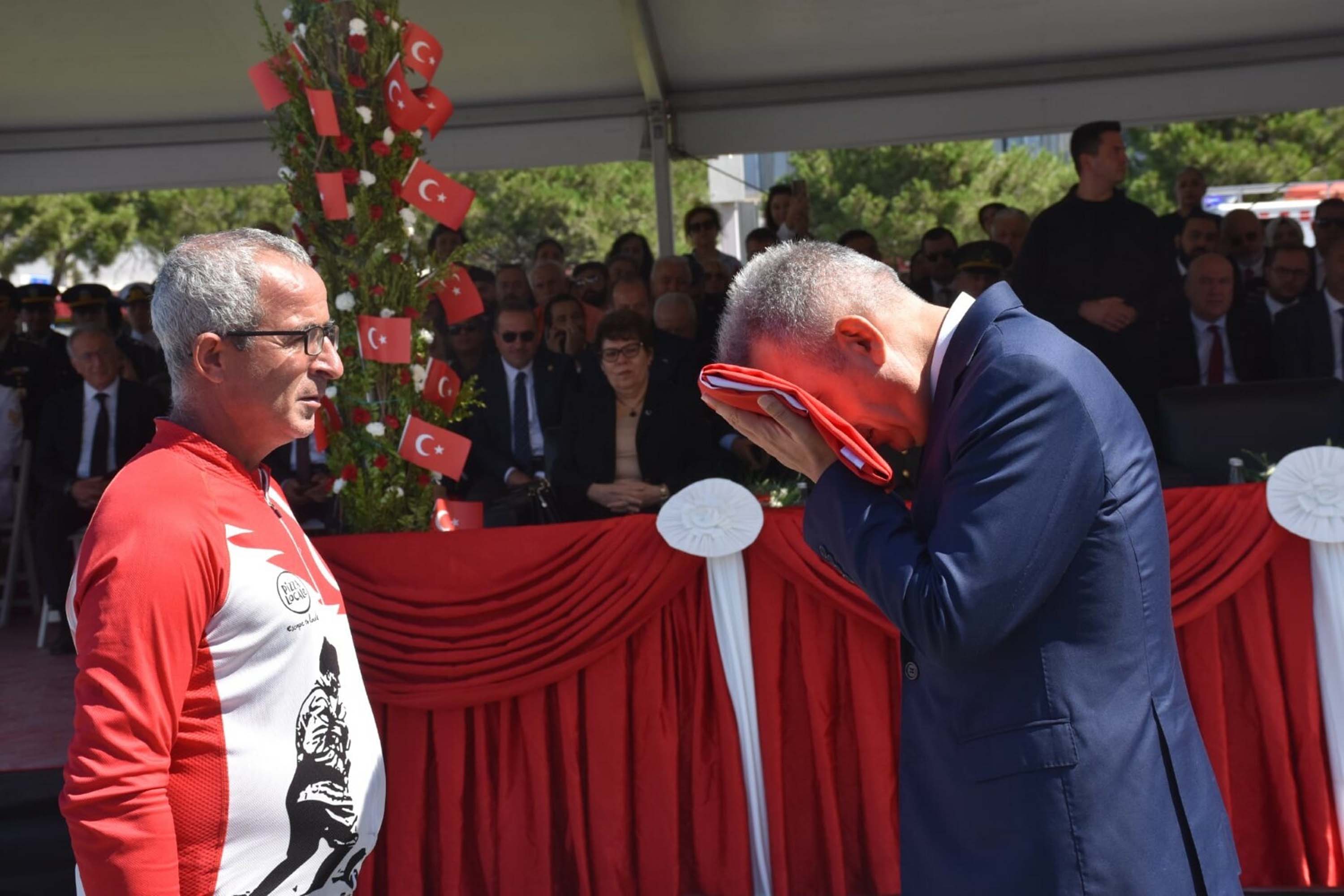 9 Eylül coşkusu Süvari Birlikleri’nin bayrak töreniyle devam ediyor 104 yıldır aynı heyecanla