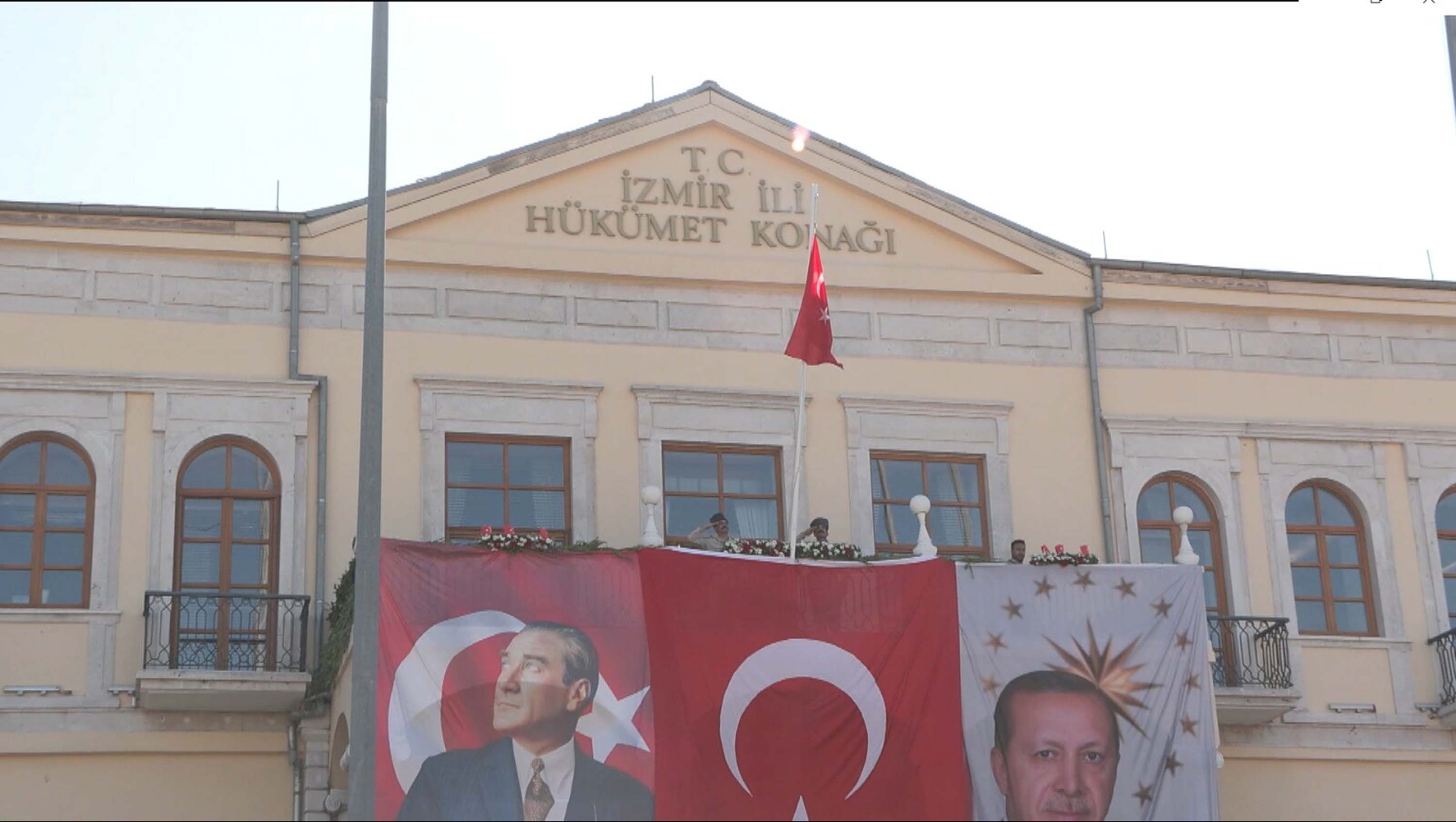 9 Eylül coşkusu Süvari Birlikleri’nin bayrak töreniyle devam ediyor 104 yıldır aynı heyecanla