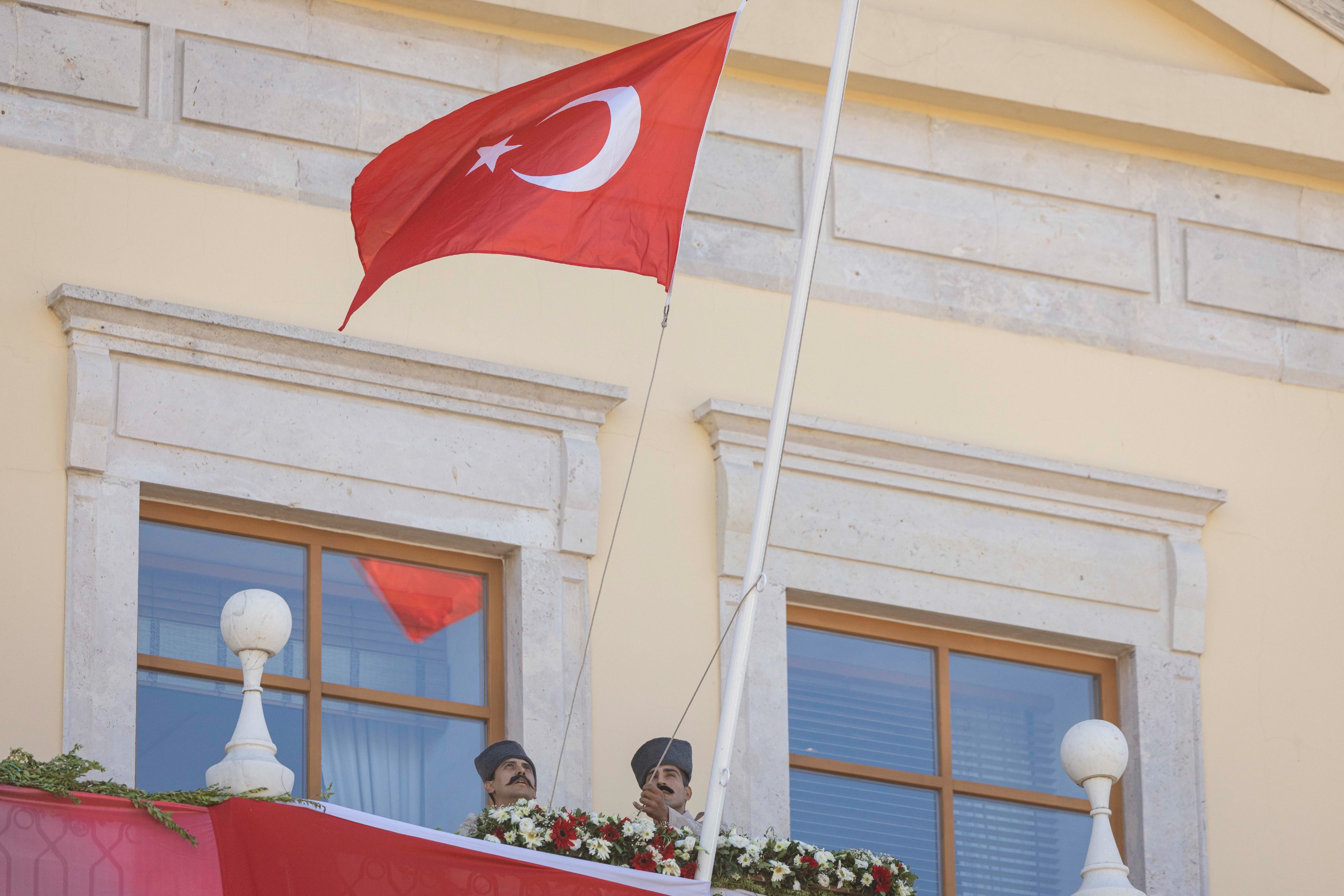 9 Eylül coşkusu Süvari Birlikleri’nin bayrak töreniyle devam ediyor 104 yıldır aynı heyecanla