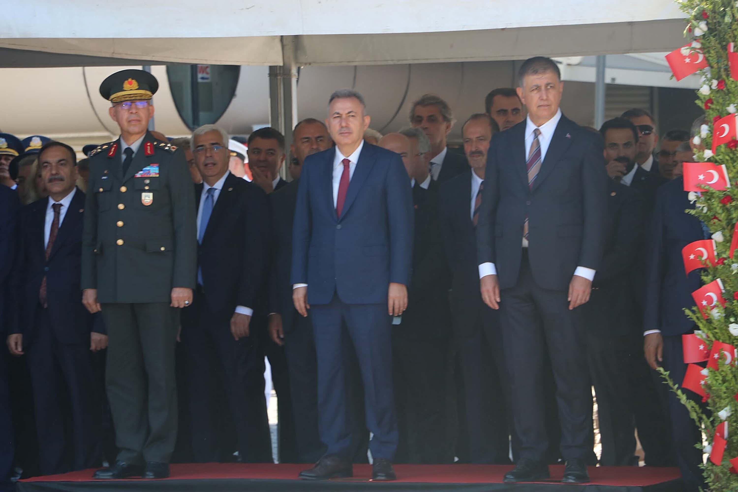 9 Eylül coşkusu Süvari Birlikleri’nin bayrak töreniyle devam ediyor 104 yıldır aynı heyecanla