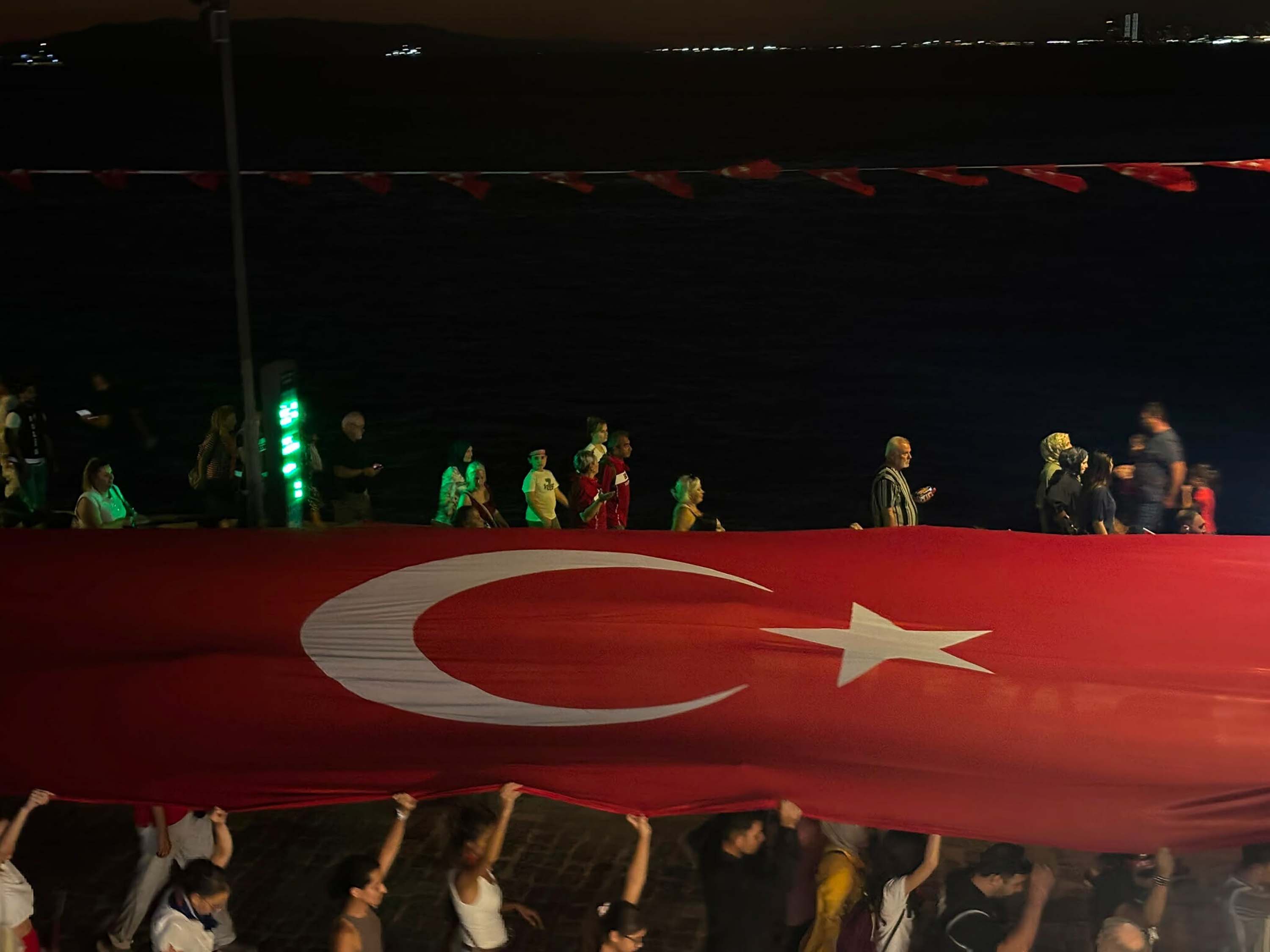 9 Eylül coşkusu fener alayıyla son buldu