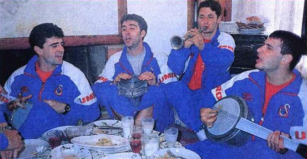 Futbolcuların 'hey gidi günler' dedirtecek halleri