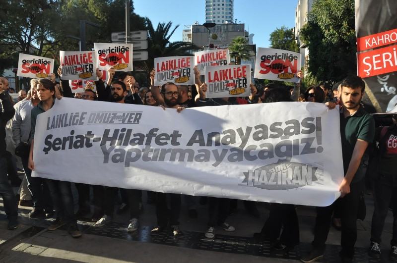 Polis müdahalesi;12 gözaltı!