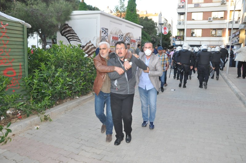 Polis müdahalesi;12 gözaltı!