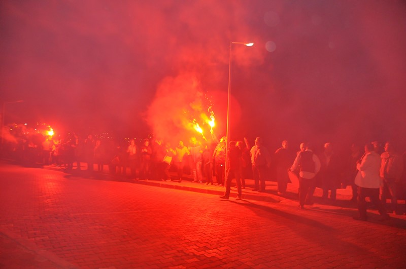 İzmir'de laiklik zinciri oluşturuldu