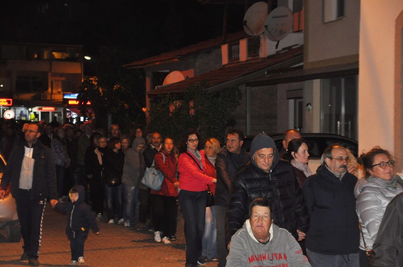 İzmir'de laiklik zinciri oluşturuldu