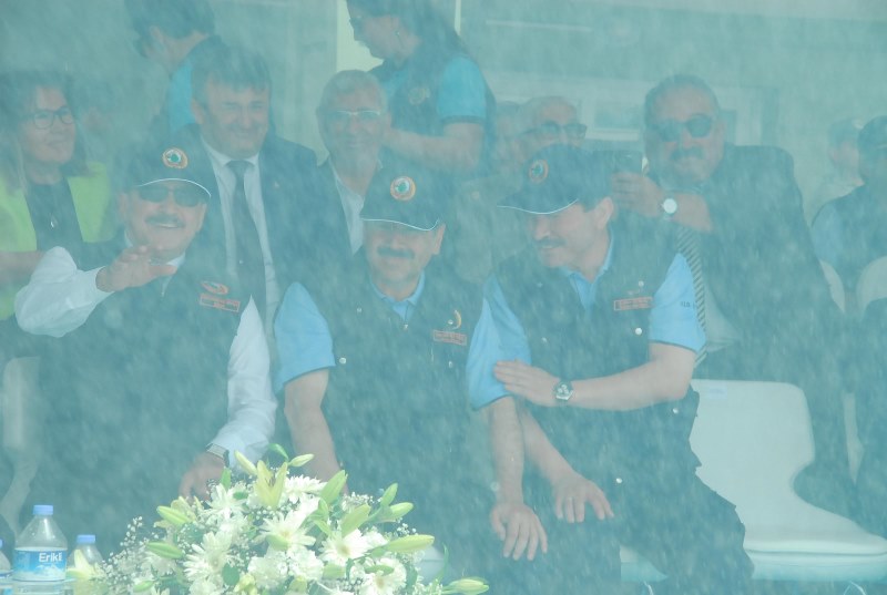 Bakan Eroğlu'nun zor anları
