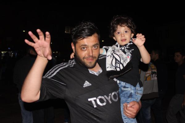 Ege'de Beşiktaşlı taraftarların şampiyonluk coşkusu