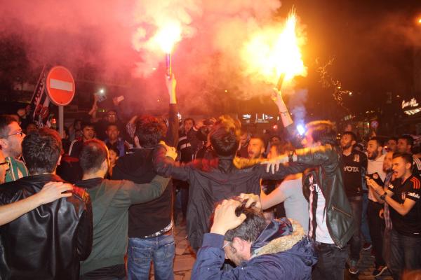 Ege'de Beşiktaşlı taraftarların şampiyonluk coşkusu