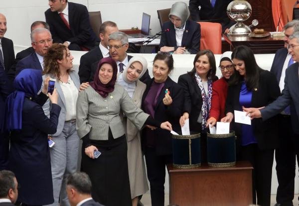 Dokunulmazlık görüşmeleri günün kareleri