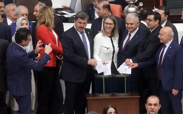 Dokunulmazlık görüşmeleri günün kareleri