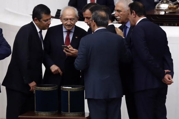 Dokunulmazlık görüşmeleri günün kareleri