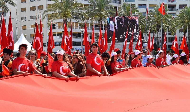 İzmir'de 19 Mayıs coşkusu