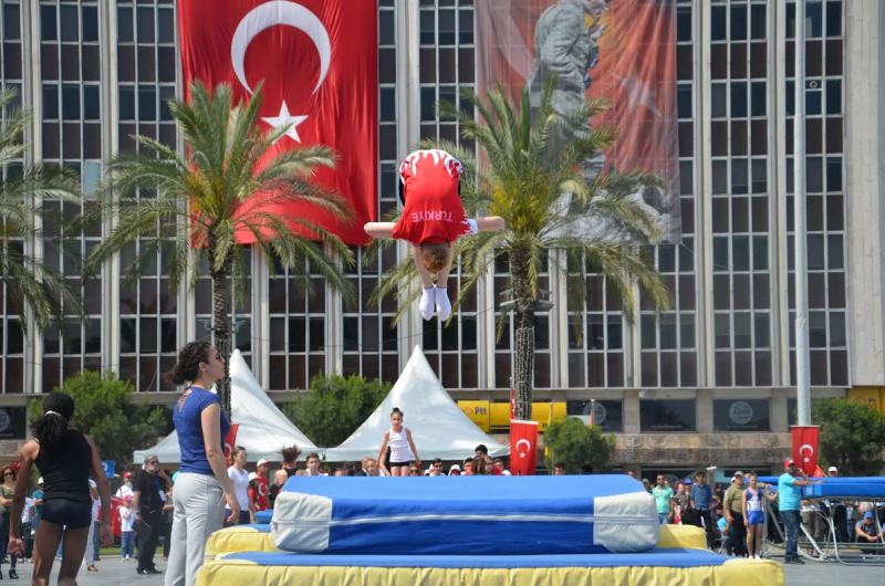 İzmir'de 19 Mayıs coşkusu