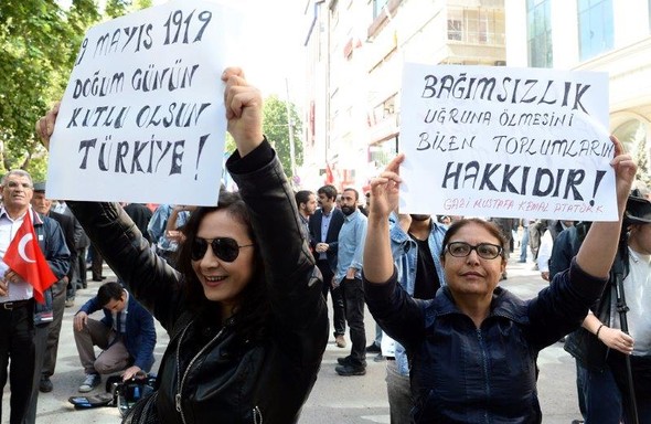 CHP Anıtkabir'e yürüdü