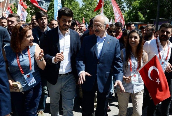 CHP Anıtkabir'e yürüdü